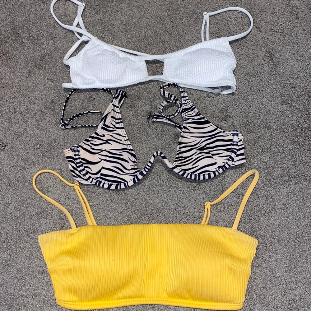 3 bikini tops🤍